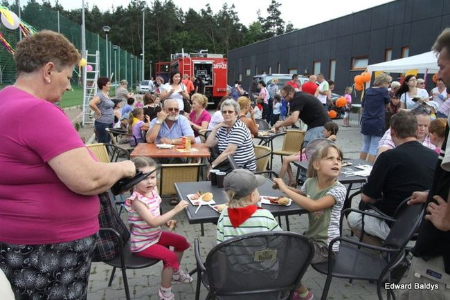 Przedszkolny festyn na Orliku (zdjęcia)