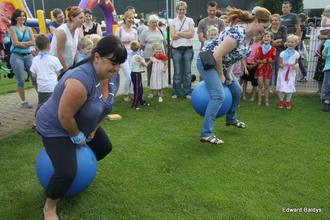 Przedszkolny festyn na Orliku (zdjęcia)
