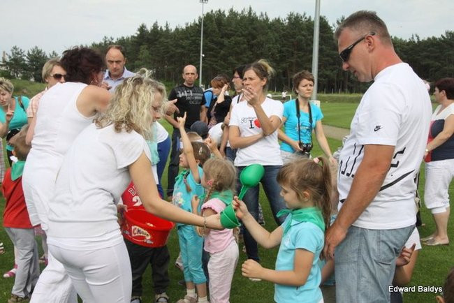 Przedszkolny festyn na Orliku (zdjęcia)