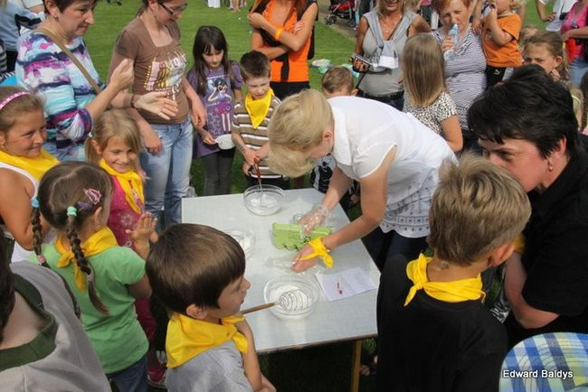 Przedszkolny festyn na Orliku (zdjęcia)