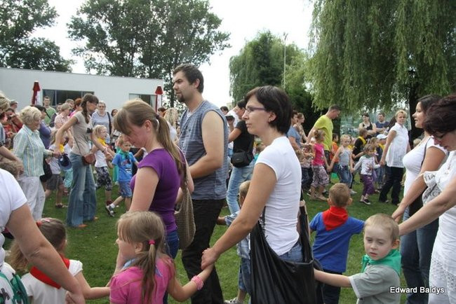 Przedszkolny festyn na Orliku (zdjęcia)