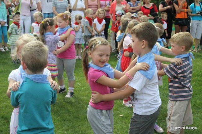Przedszkolny festyn na Orliku (zdjęcia)