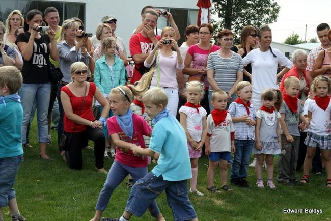 Przedszkolny festyn na Orliku (zdjęcia)