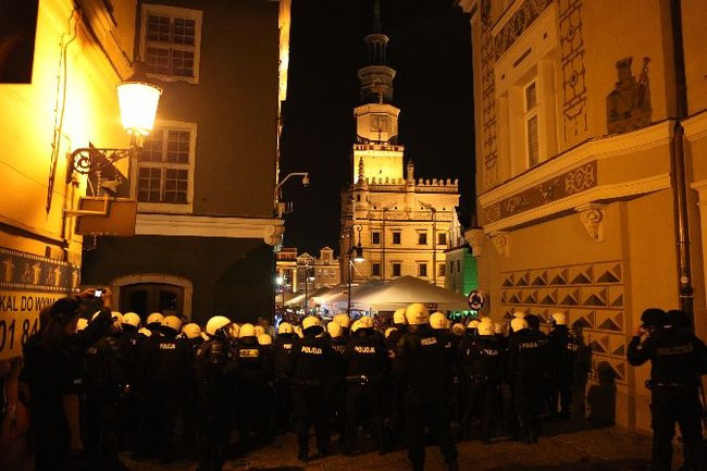 Euro 2012 oczami policji (dużo zdjęć)