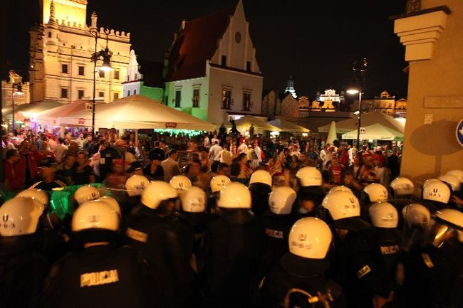 Euro 2012 oczami policji (dużo zdjęć)