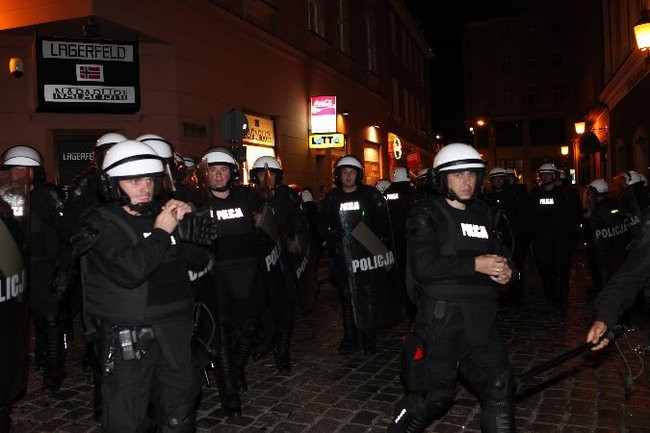 Euro 2012 oczami policji (dużo zdjęć)