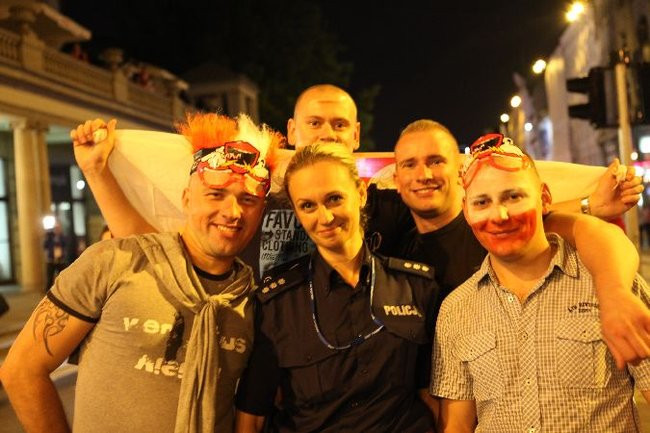 Euro 2012 oczami policji (dużo zdjęć)