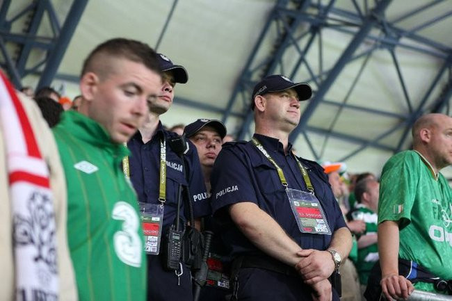 Euro 2012 oczami policji (dużo zdjęć)