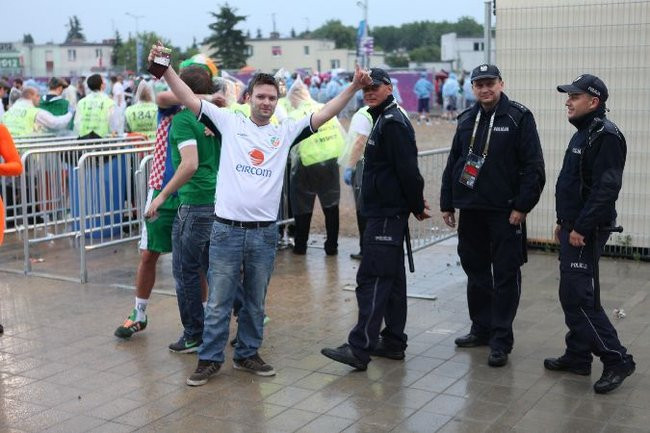 Euro 2012 oczami policji (dużo zdjęć)