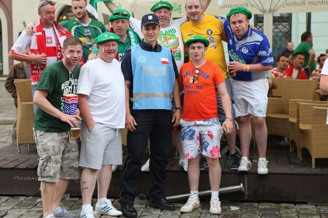 Euro 2012 oczami policji (dużo zdjęć)