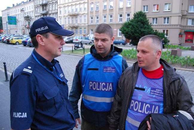 Euro 2012 oczami policji (dużo zdjęć)