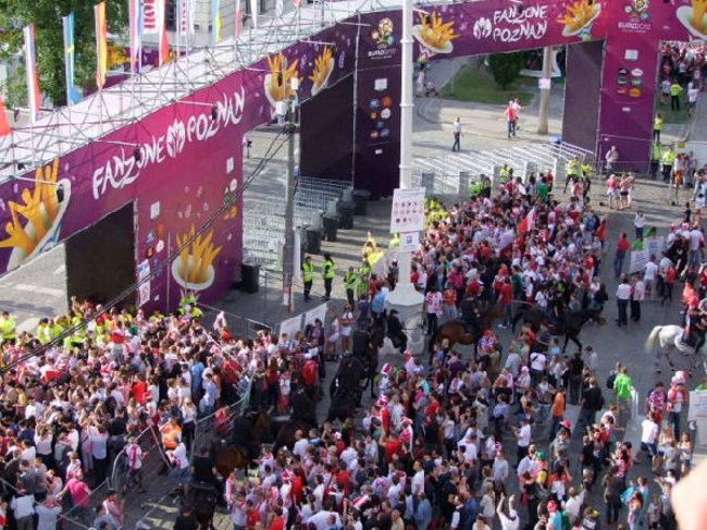 Euro 2012 oczami policji (dużo zdjęć)