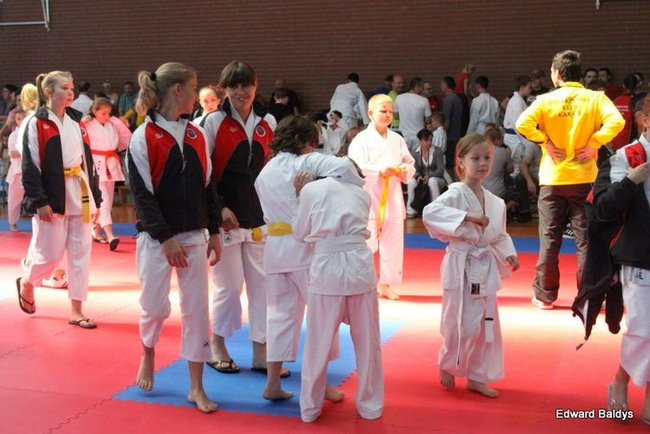 Karate w Gimnazjum nr 9 (zdjęcia)