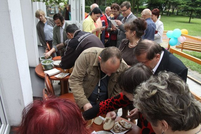 Seniorzy grają w boule (zdjęcia)
