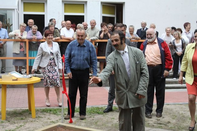 Seniorzy grają w boule (zdjęcia)