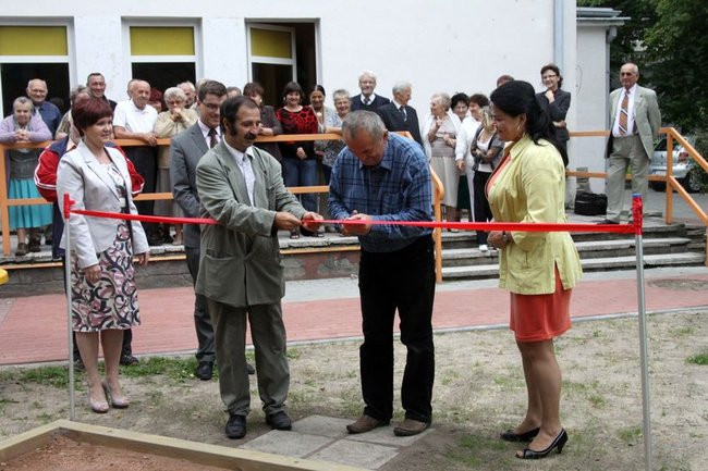 Seniorzy grają w boule (zdjęcia)