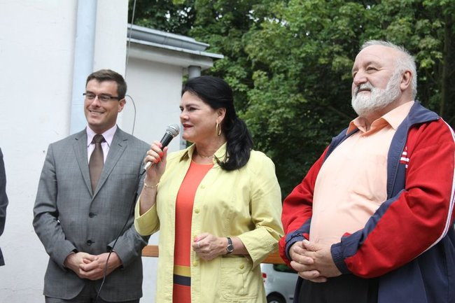 Seniorzy grają w boule (zdjęcia)