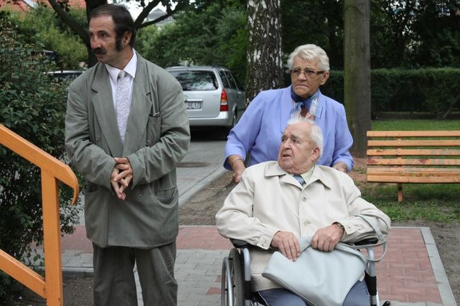 Seniorzy grają w boule (zdjęcia)