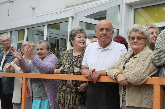 Seniorzy grają w boule (zdjęcia)