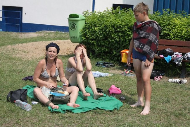 Tłumy na basenie (zdjęcia)