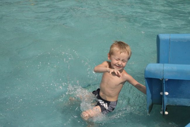 Tłumy na basenie (zdjęcia)