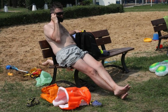 Tłumy na basenie (zdjęcia)