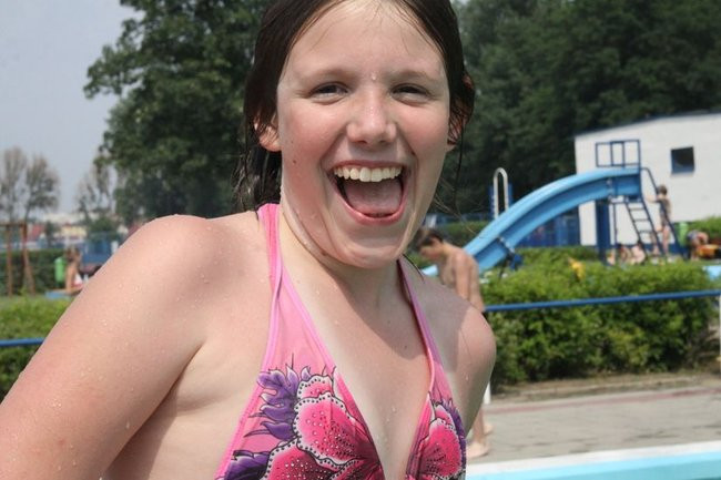 Tłumy na basenie (zdjęcia)