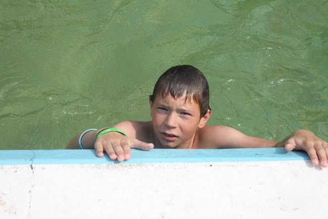 Tłumy na basenie (zdjęcia)