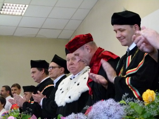 Absolutorium pełne serdeczności (zdjęcia)