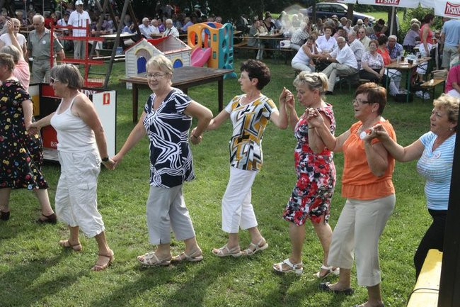 Na lotnisku bawili się seniorzy (dużo zdjęć)