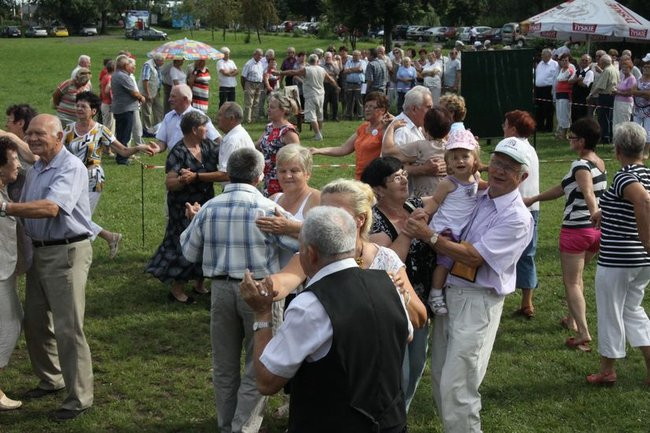 Na lotnisku bawili się seniorzy (dużo zdjęć)