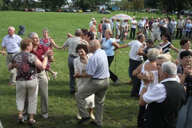 Na lotnisku bawili się seniorzy (dużo zdjęć)