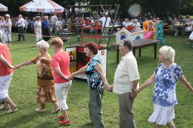 Na lotnisku bawili się seniorzy (dużo zdjęć)