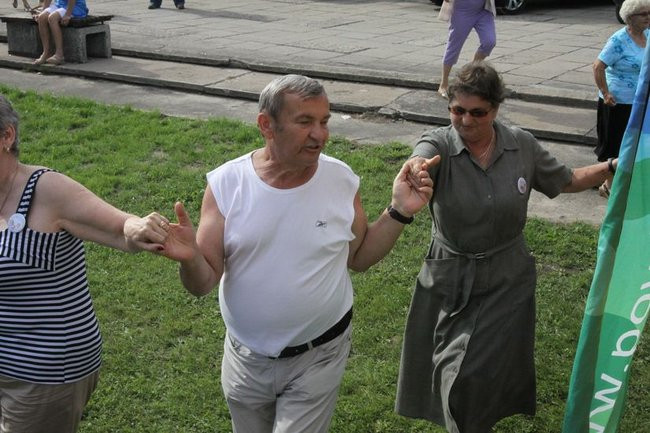 Na lotnisku bawili się seniorzy (dużo zdjęć)