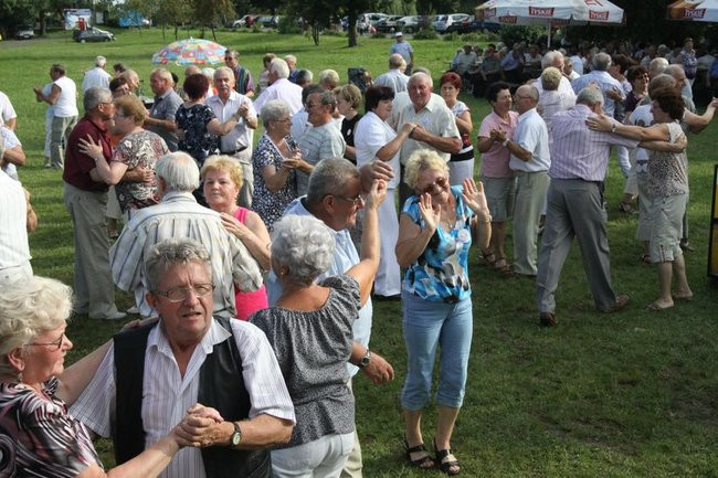 Na lotnisku bawili się seniorzy (dużo zdjęć)