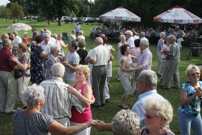 Na lotnisku bawili się seniorzy (dużo zdjęć)