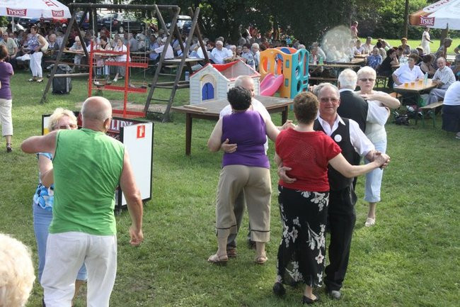 Na lotnisku bawili się seniorzy (dużo zdjęć)
