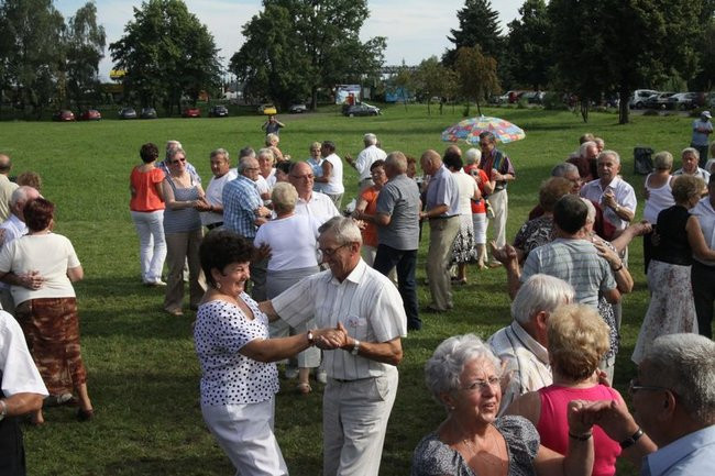 Na lotnisku bawili się seniorzy (dużo zdjęć)