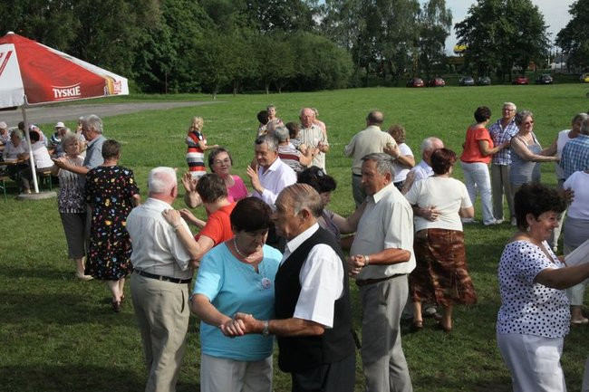 Na lotnisku bawili się seniorzy (dużo zdjęć)