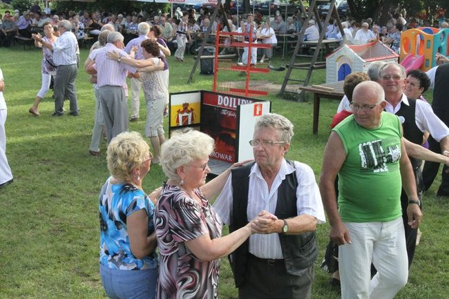 Na lotnisku bawili się seniorzy (dużo zdjęć)