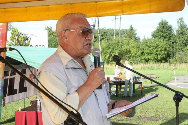 Na lotnisku bawili się seniorzy (dużo zdjęć)