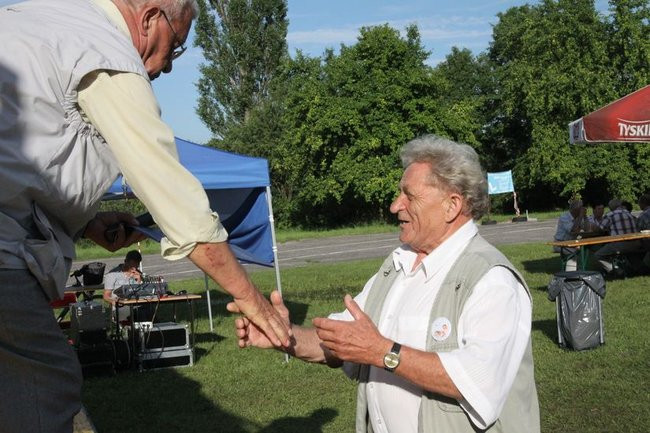 Na lotnisku bawili się seniorzy (dużo zdjęć)