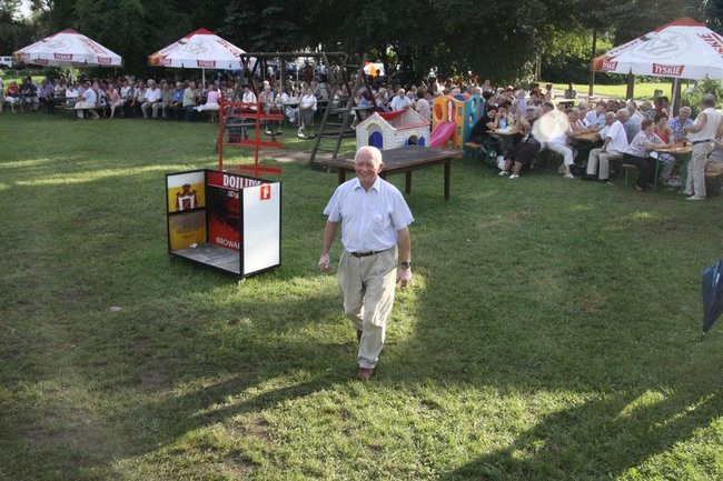 Na lotnisku bawili się seniorzy (dużo zdjęć)