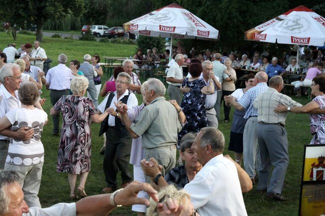Na lotnisku bawili się seniorzy (dużo zdjęć)