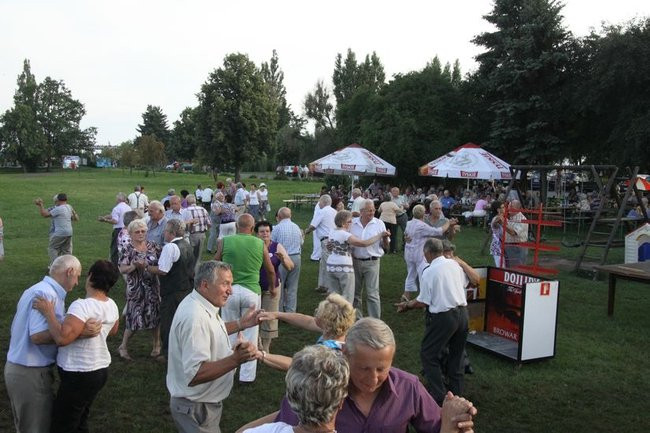 Na lotnisku bawili się seniorzy (dużo zdjęć)