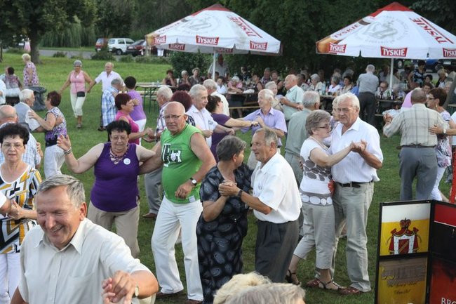 Na lotnisku bawili się seniorzy (dużo zdjęć)