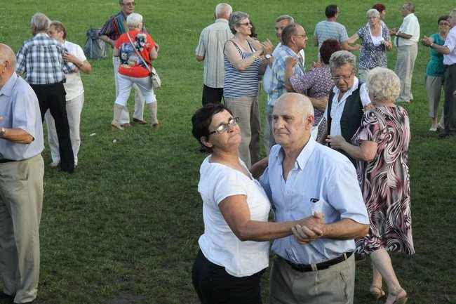 Na lotnisku bawili się seniorzy (dużo zdjęć)