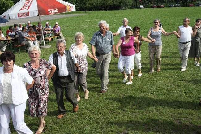 Na lotnisku bawili się seniorzy (dużo zdjęć)