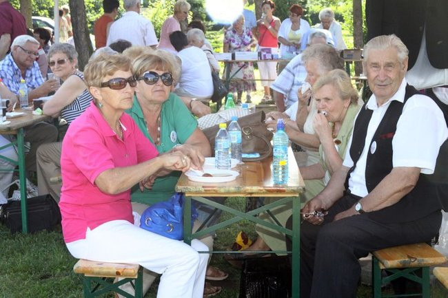 Na lotnisku bawili się seniorzy (dużo zdjęć)