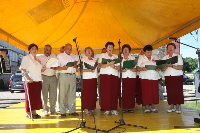 Na lotnisku bawili się seniorzy (dużo zdjęć)